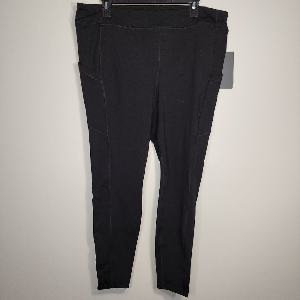 Torrid black bombshell active leggings size 2 NWT